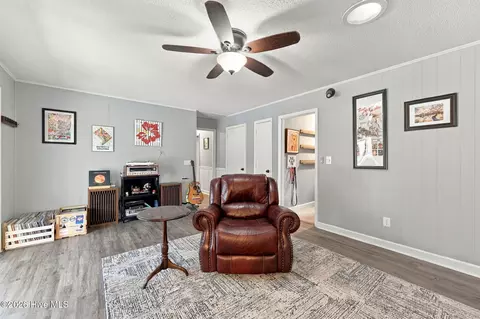 Living - 309 Willowbrook Ct, New Bern, NC 28562 photo 3 of 3