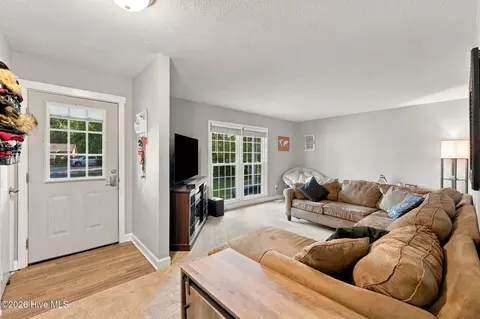 Entry Way - 309 Willowbrook Ct, New Bern, NC 28562 photo 1 of 2