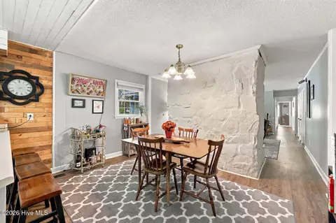 Dining - 309 Willowbrook Ct, New Bern, NC 28562 photo 1 of 2
