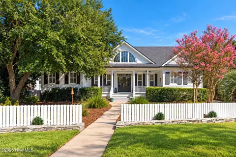 5113 Fernwood Dr, Southport, NC 28461
