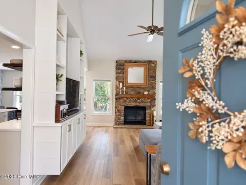 Entry Way - 305 Shearwater Dr, Hampstead, NC 28443 photo 1 of 4