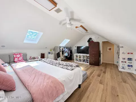 Bedroom - 305 Shearwater Dr, Hampstead, NC 28443 photo 7 of 7