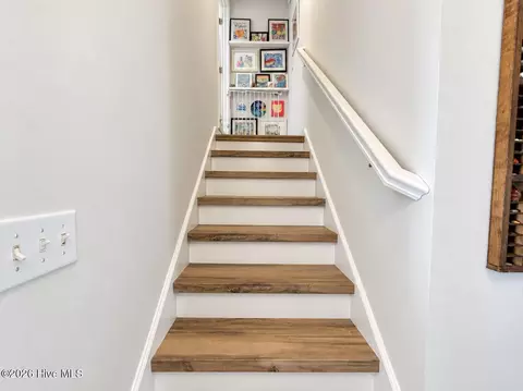 Entry Way - 305 Shearwater Dr, Hampstead, NC 28443 photo 4 of 4