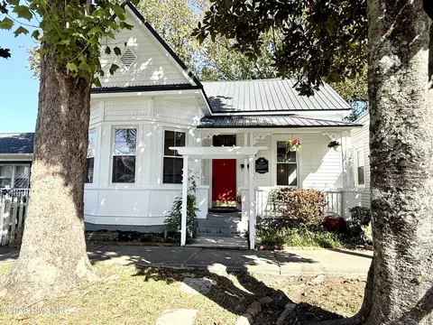 516 N 7th St, Wilmington, NC 28401