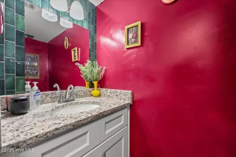 Bath - 345 Lamplighter Dr, Martinez, GA 30907 photo 2 of 6
