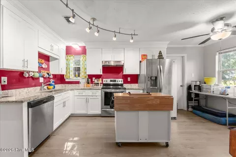 Kitchen - 345 Lamplighter Dr, Martinez, GA 30907 photo 3 of 3