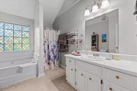 Bath - 345 Lamplighter Dr, Martinez, GA 30907 photo 3 of 6