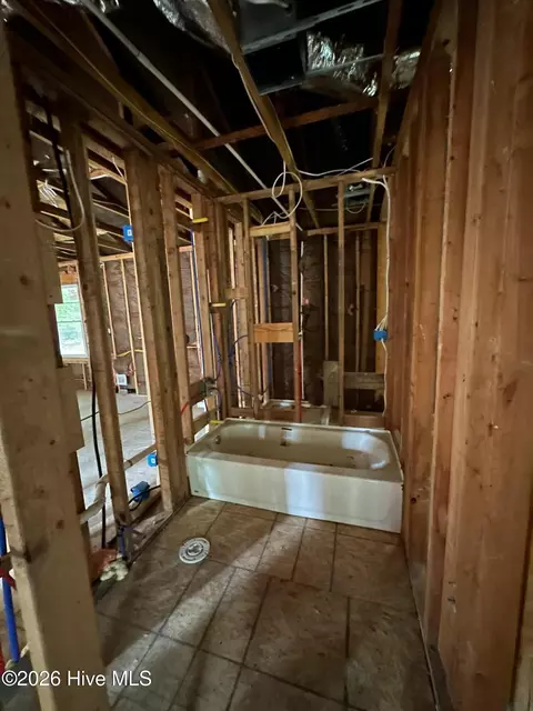 Bath - 714 Robin St, Thomson, GA 30824 photo 1 of 1