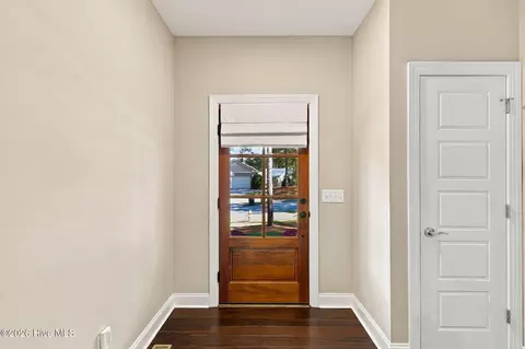 Entry Way - 28 Bedford Cir, Pinehurst, NC 28374 photo 1 of 2