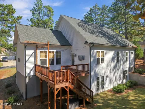 Exterior - 28 Bedford Cir, Pinehurst, NC 28374 photo 4 of 8