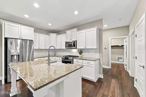Kitchen - 28 Bedford Cir, Pinehurst, NC 28374 photo 2 of 4