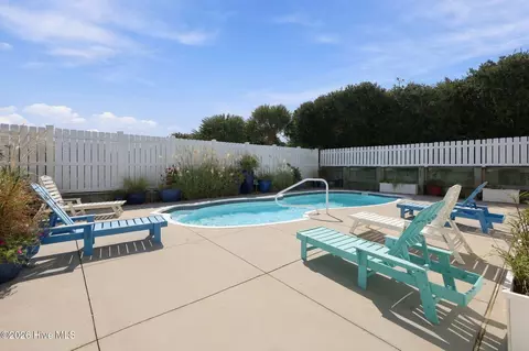 Exterior - 101 Jackson Ave, Emerald Isle, NC 28594 photo 6 of 7