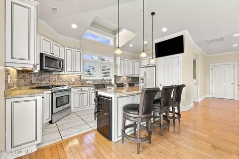 Kitchen - 101 Jackson Ave, Emerald Isle, NC 28594 photo 2 of 4