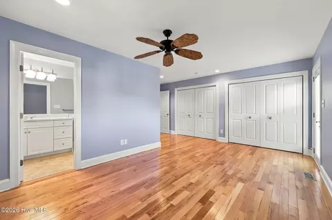 Bedroom - 101 Jackson Ave, Emerald Isle, NC 28594 photo 5 of 6