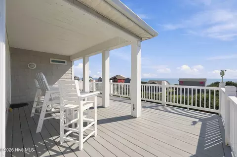 Exterior - 101 Jackson Ave, Emerald Isle, NC 28594 photo 4 of 7