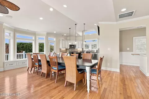 Dining - 101 Jackson Ave, Emerald Isle, NC 28594 photo 3 of 4