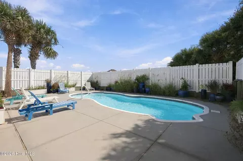 Exterior - 101 Jackson Ave, Emerald Isle, NC 28594 photo 5 of 7