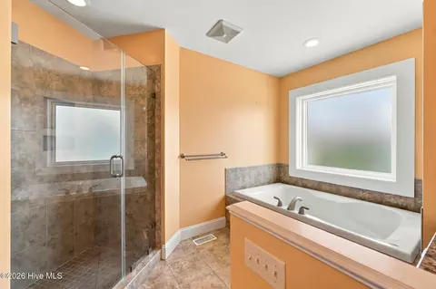 Bath - 101 Jackson Ave, Emerald Isle, NC 28594 photo 4 of 6