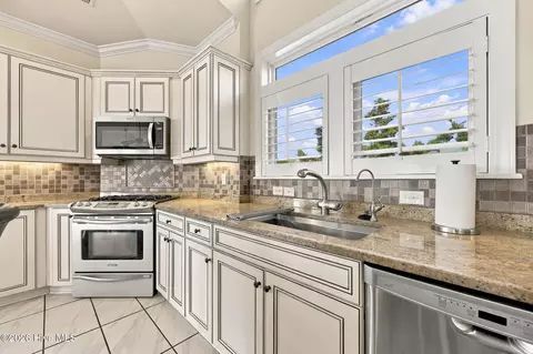 Kitchen - 101 Jackson Ave, Emerald Isle, NC 28594 photo 4 of 4