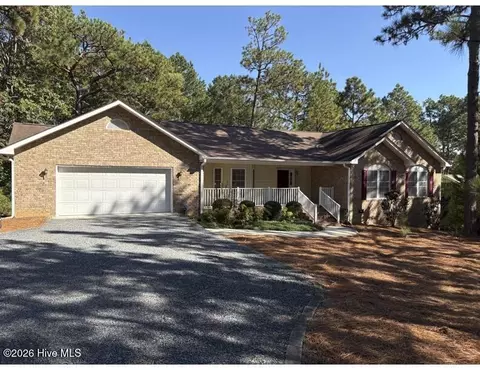 15 Sandpiper Dr, Whispering Pines, NC 28327