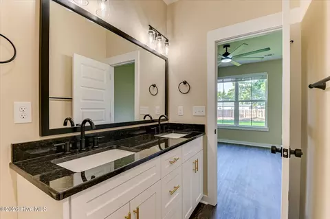 Bath - 3215 Sycamore Dr, Augusta, GA 30909 photo 4 of 5