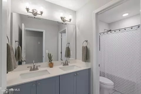 Bath - 165 Myrtle Grove Trl, Evans, GA 30809 photo 2 of 3