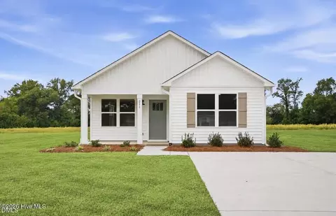 223 Rae St, Warsaw, NC 28398