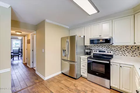 Kitchen - 537 Blue Ridge Xing, Evans, GA 30809 photo 4 of 4