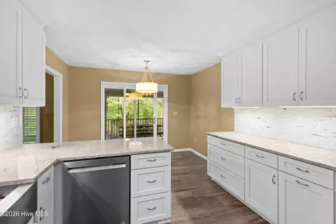 Kitchen - 115 Waters Edge Dr, Mccormick, SC 29835 photo 3 of 4