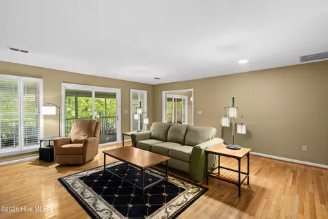 Living - 115 Waters Edge Dr, Mccormick, SC 29835 photo 2 of 4