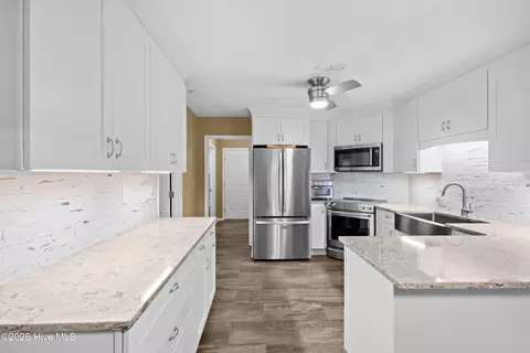 Kitchen - 115 Waters Edge Dr, Mccormick, SC 29835 photo 4 of 4