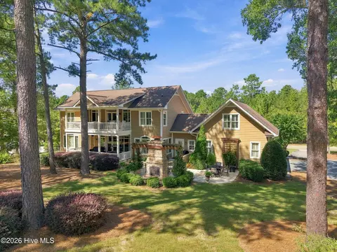 Exterior - 28 Middlebury Rd, Pinehurst, NC 28374 photo 5 of 7