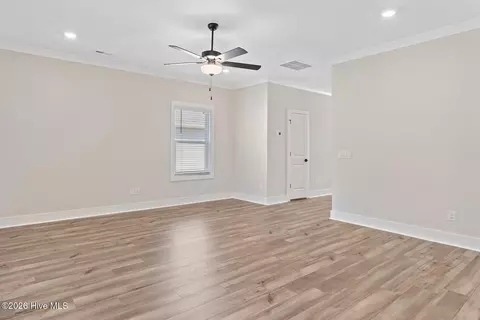 Living - 146 Commons View Dr, Hampstead, NC 28443 photo 1 of 2