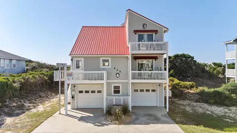 425 Caswell Beach Rd, Oak Island, NC 28465