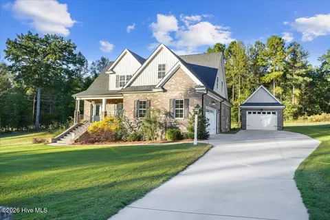 1570 Blue Heron Dr, Nashville, NC 27856