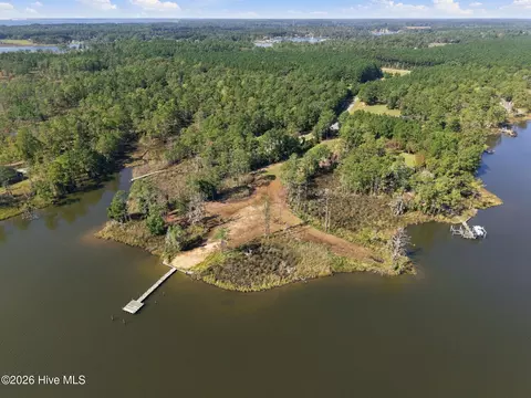 67 Captains Ct, Belhaven, NC 27810