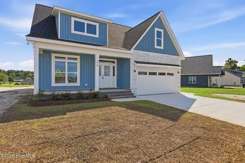 1929 Kimball Dr, Greenville, NC 27834