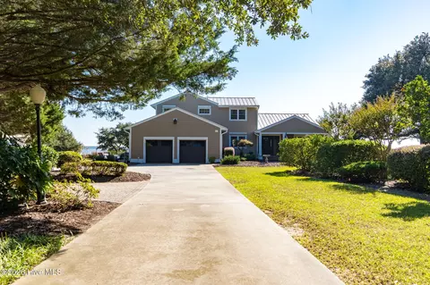 202 204 Bogue Dr, Morehead City, NC 28557