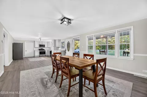 Dining - 3642 Nc-102, Ayden, NC 28513 photo 2 of 4