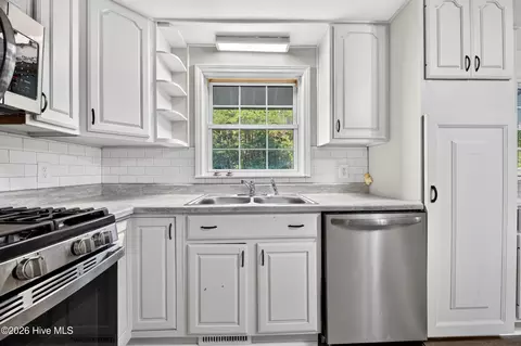 Kitchen - 3642 Nc-102, Ayden, NC 28513 photo 2 of 2
