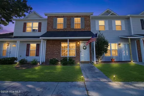 203 Timberlake Trl, Jacksonville, NC 28546