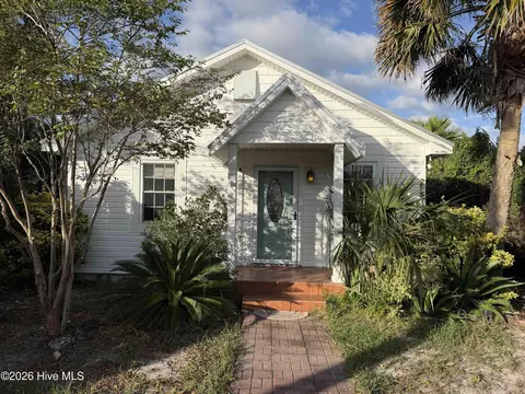 416 Raleigh Ave, Carolina Beach, NC 28428