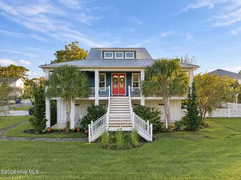 701 Charlotte Ave, Carolina Beach, NC 28428