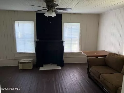 Living - 5819 Us-264, Washington, NC 27889 photo 1 of 2