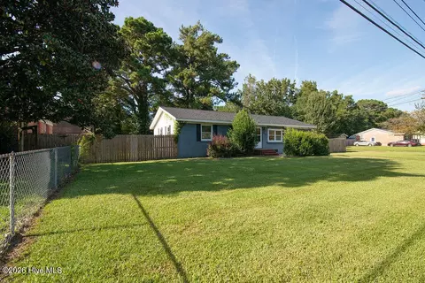 114 Shamrock Dr, Jacksonville, NC 28540
