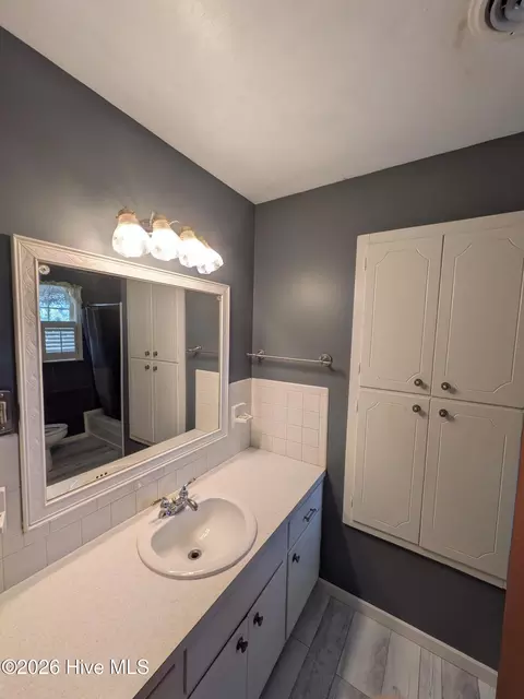 Bath - 3521 Rushing Rd, Augusta, GA 30906 photo 3 of 5