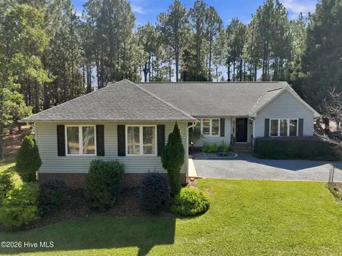 153 Swaringen Dr, West End, NC 27376