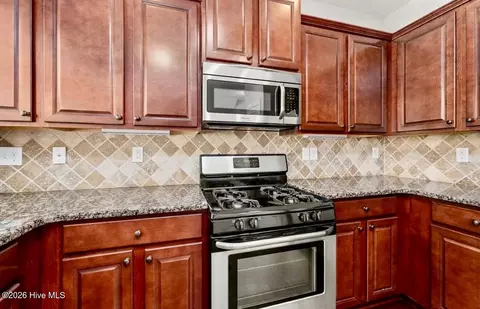 Kitchen - 208 Asa Way, Evans, GA 30809 photo 3 of 3