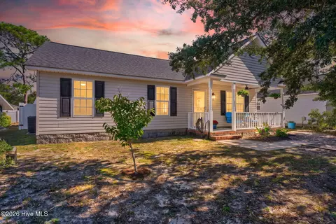 170 NW 5th St, Oak Island, NC 28465