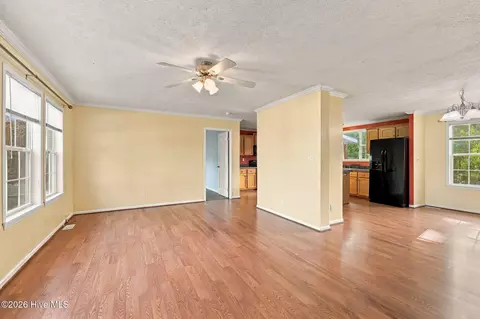 Living - 101 Modoc Trl, Edenton, NC 27932 photo 7 of 8